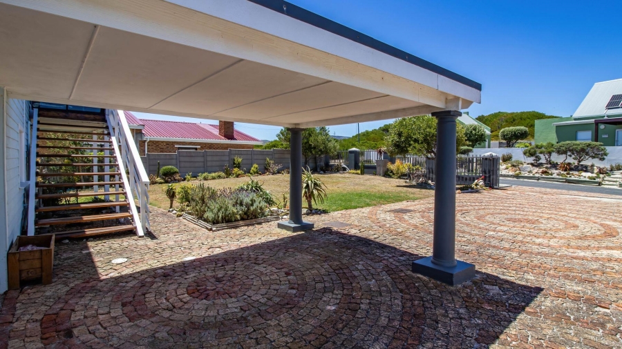 4 Bedroom Property for Sale in De Kelders Western Cape